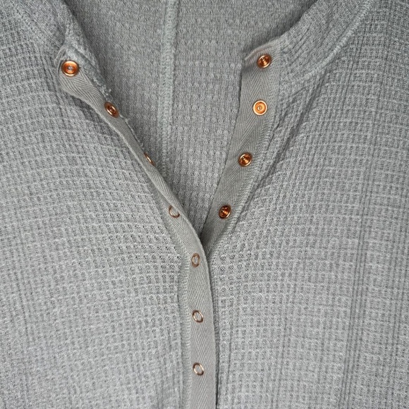 NWOT Free People One Of The Girls Henley in Heather Grey Size Small - Picture 8 of 12